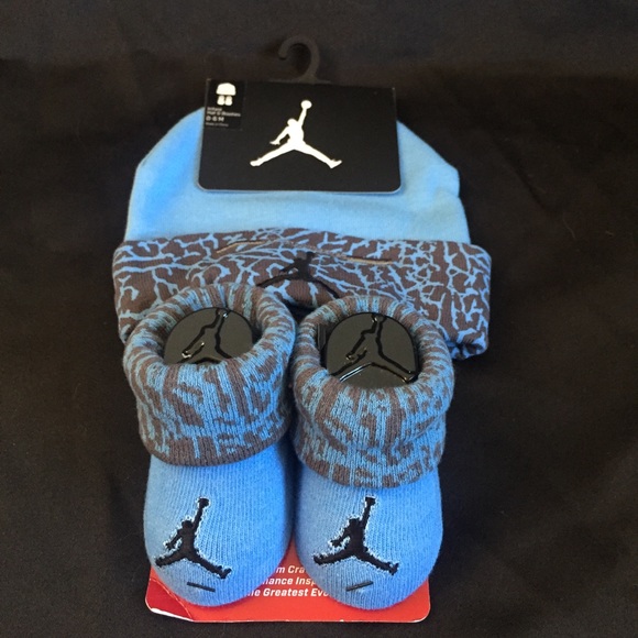 jordan booties and hat